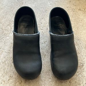 Size 40 Dansko clog